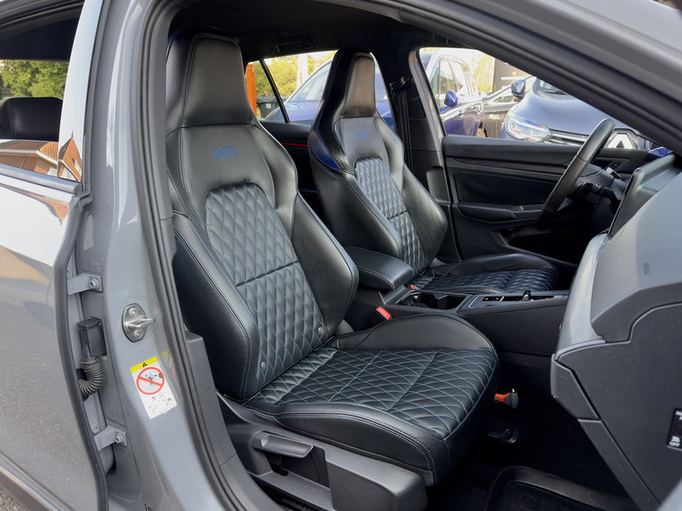 Vehicle Image 38
