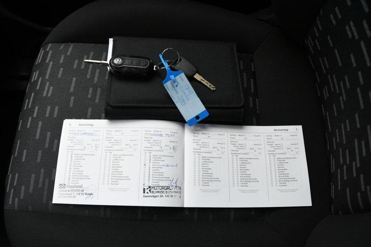 Vehicle Image 22
