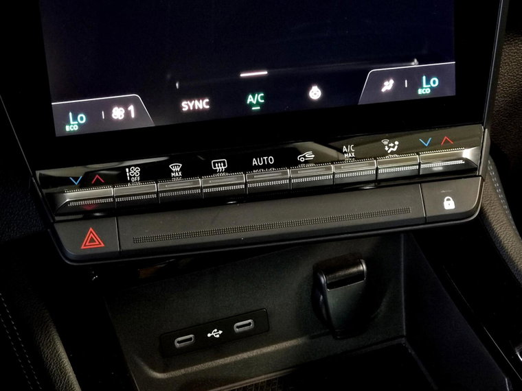 Vehicle Image 39