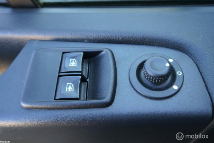 Vehicle Image 33