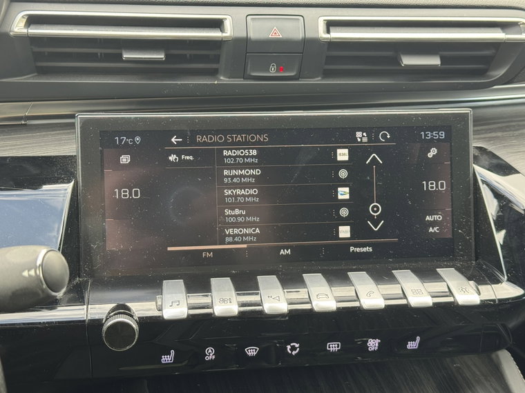Vehicle Image 26