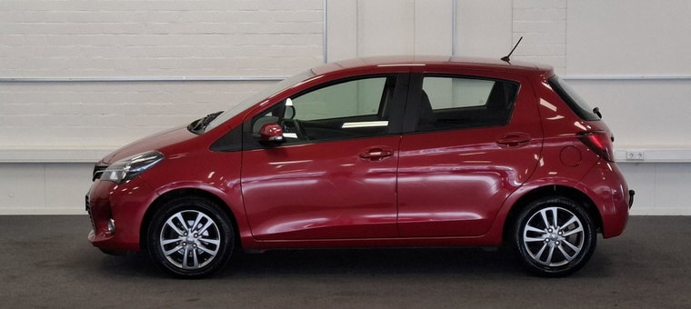 Vehicle Image 5