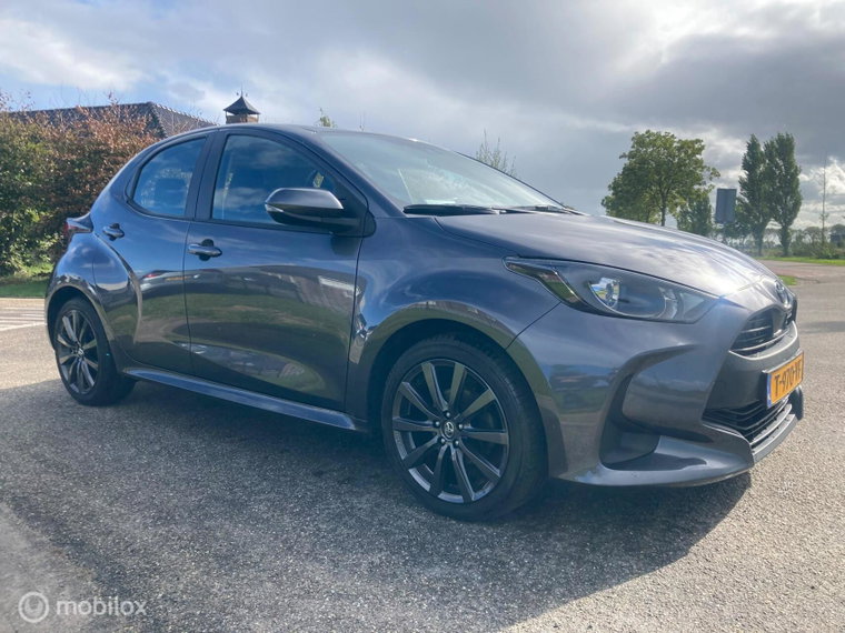 Vehicle Image 4