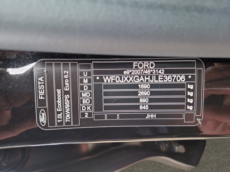 Vehicle Image 17
