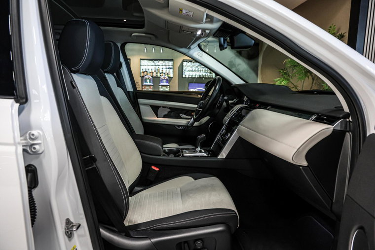 Vehicle Image 21