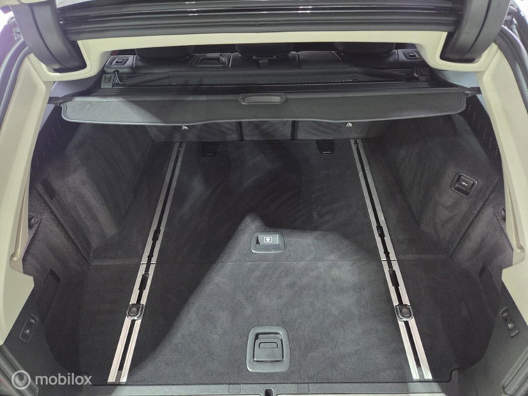 Vehicle Image 45