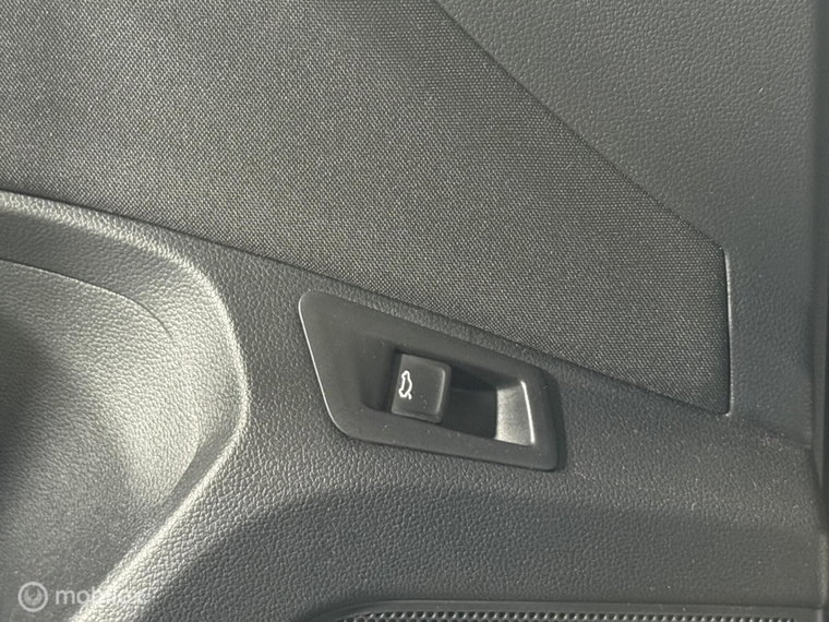 Vehicle Image 29