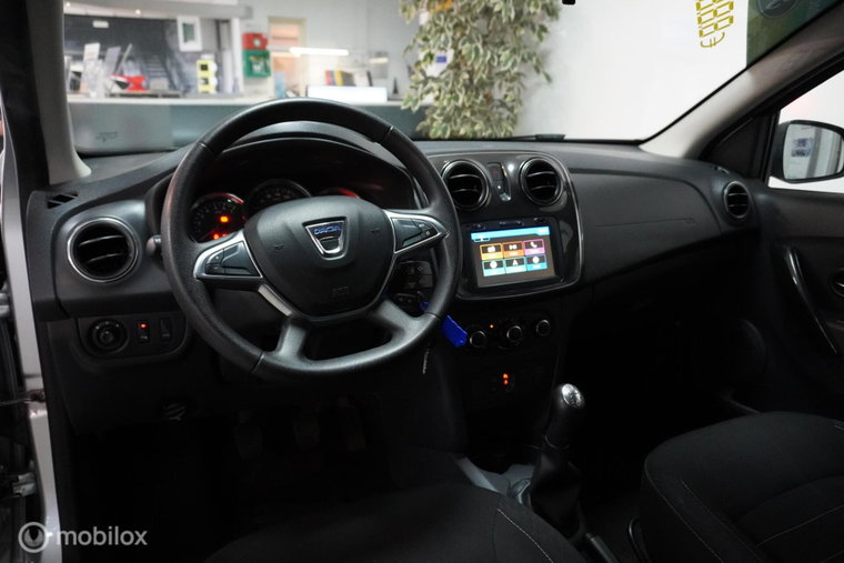 Vehicle Image 19
