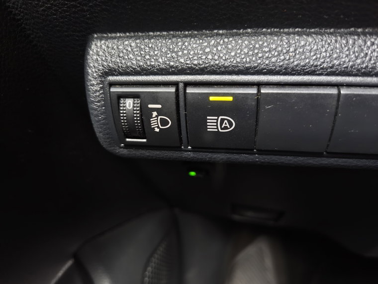 Vehicle Image 25