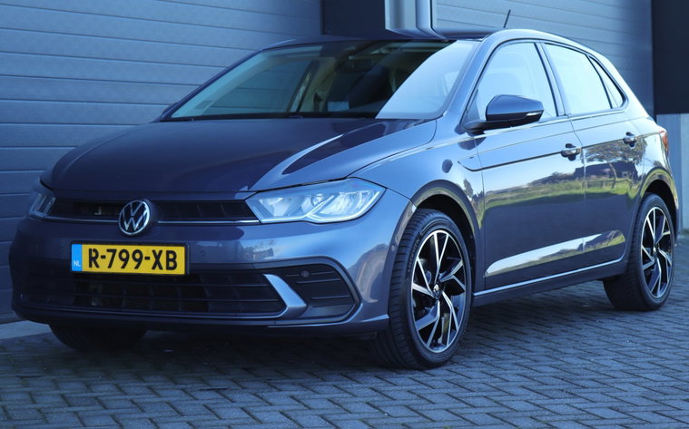 Vehicle Image 6