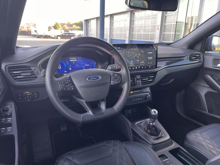 Vehicle Image 32