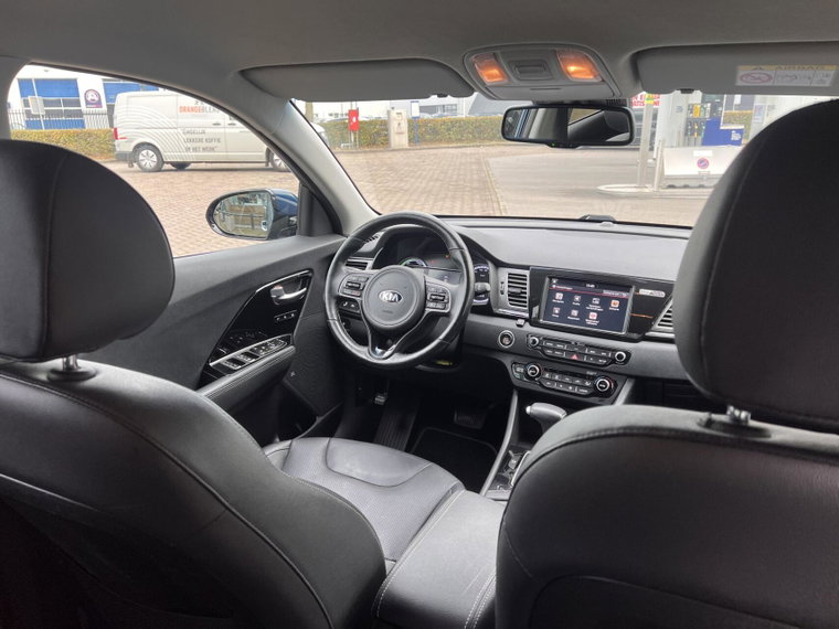 Vehicle Image 24