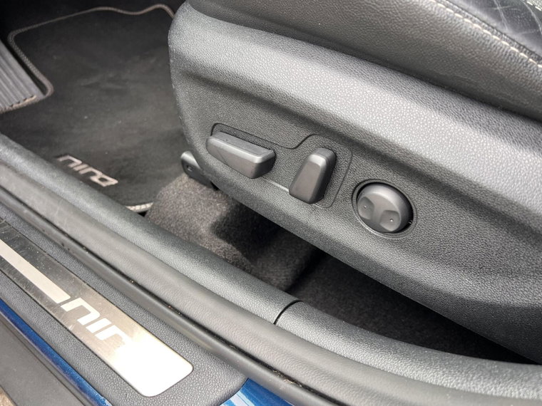 Vehicle Image 48