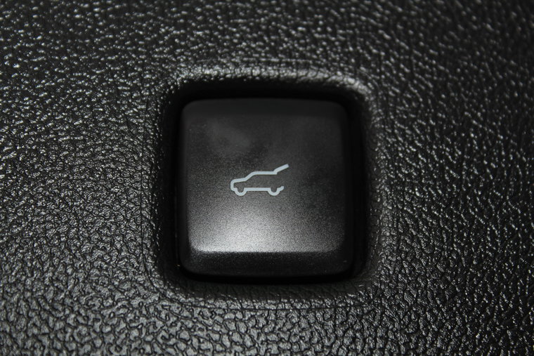 Vehicle Image 32