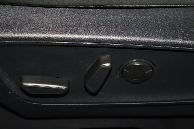 Vehicle Image 37