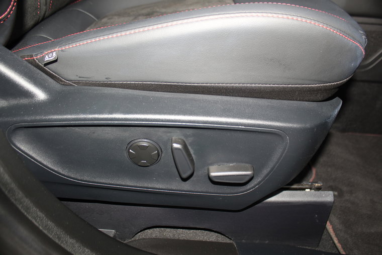 Vehicle Image 38