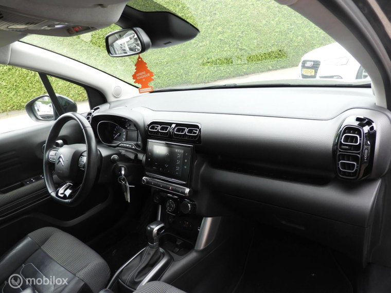 Vehicle Image 22