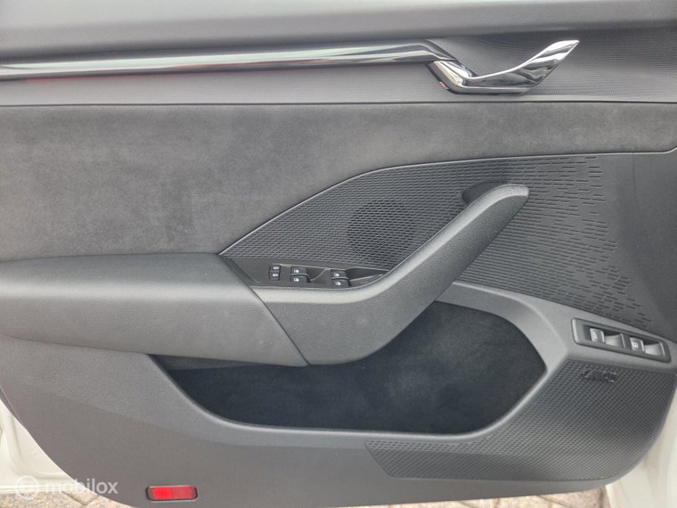 Vehicle Image 29