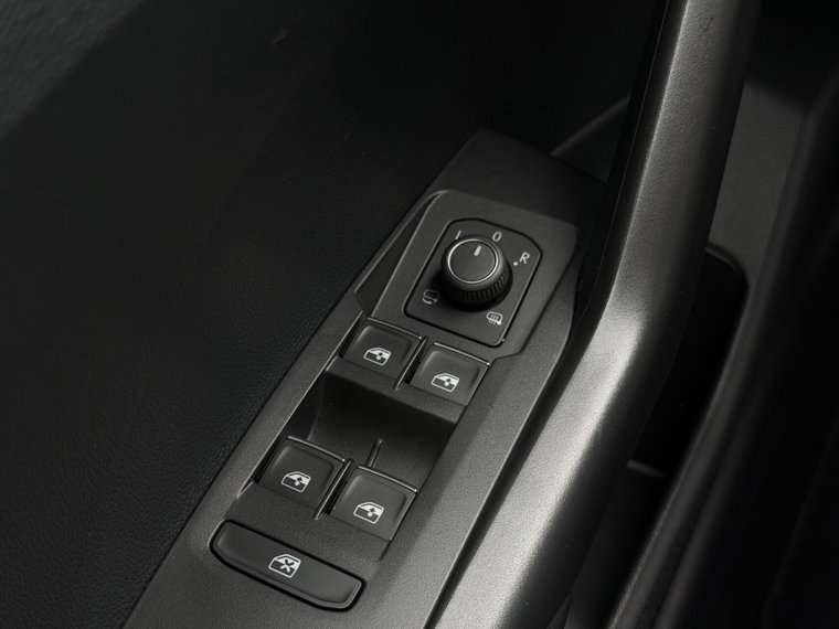 Vehicle Image 43