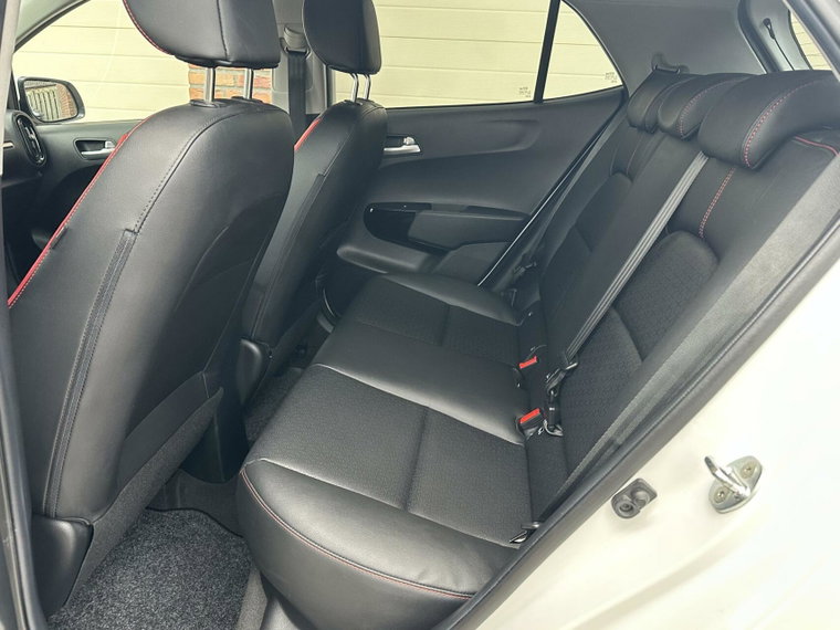Vehicle Image 11
