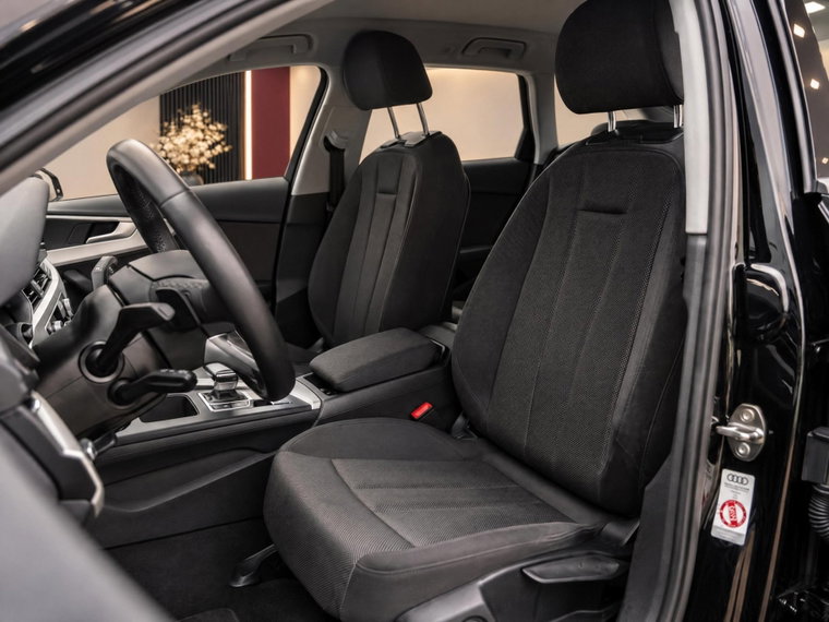 Vehicle Image 14