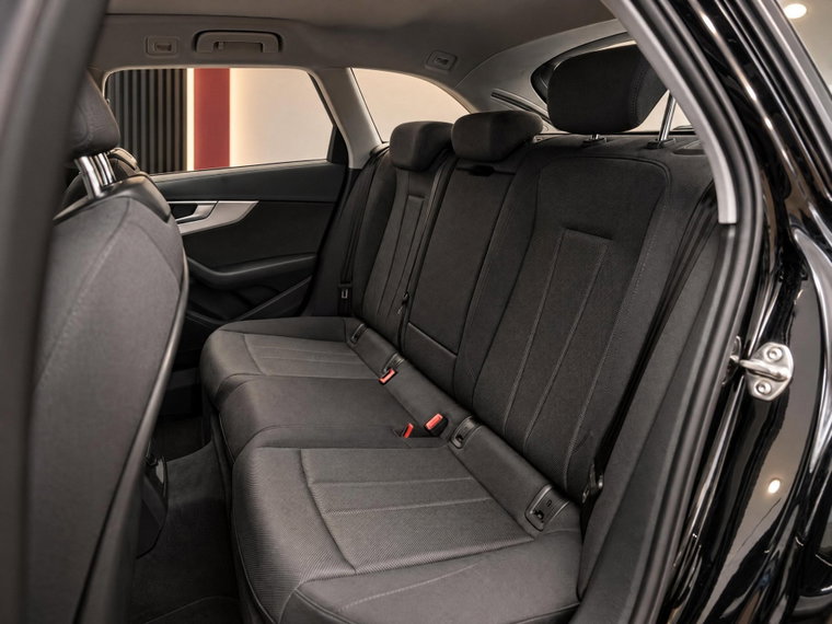 Vehicle Image 15