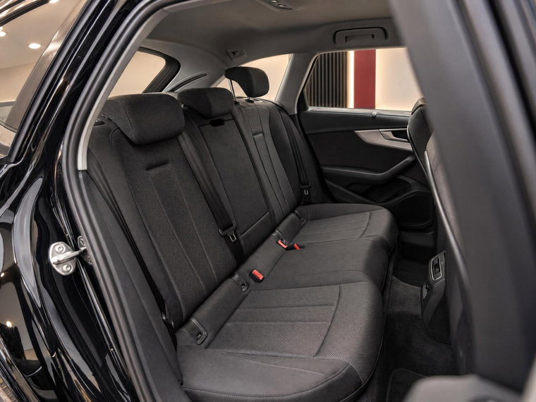 Vehicle Image 36