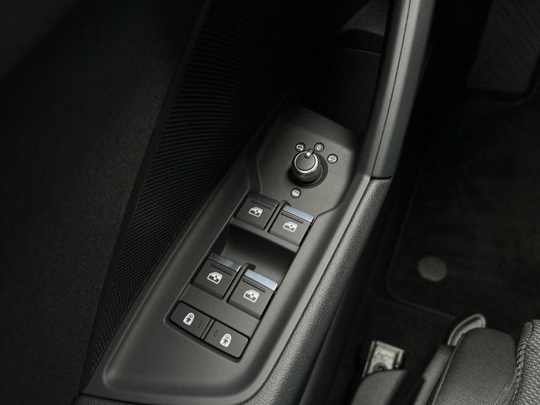 Vehicle Image 41