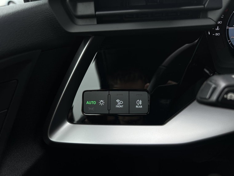 Vehicle Image 42