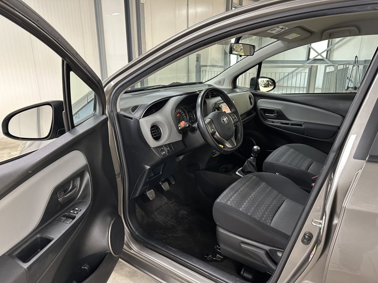 Vehicle Image 22