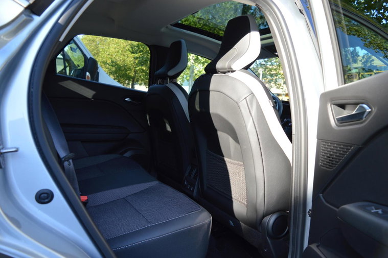 Vehicle Image 30
