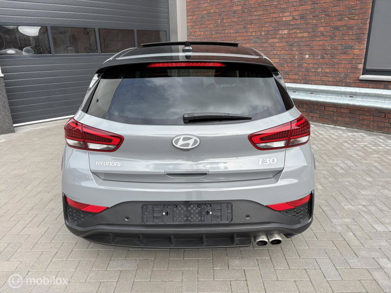 Vehicle Image 14