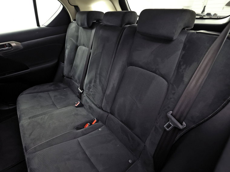Vehicle Image 15