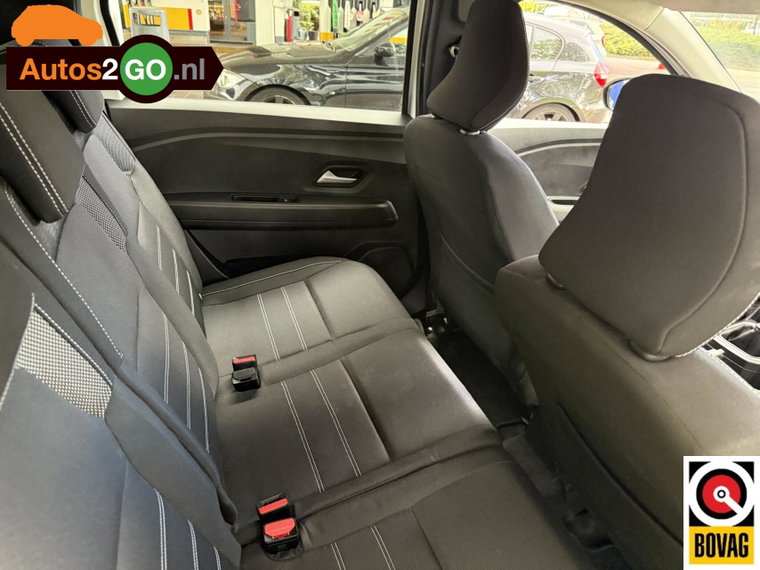 Vehicle Image 30