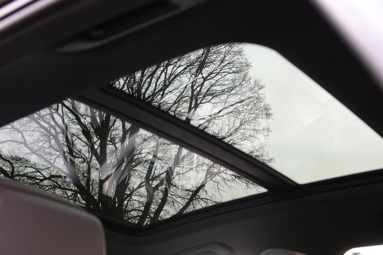 Vehicle Image 36