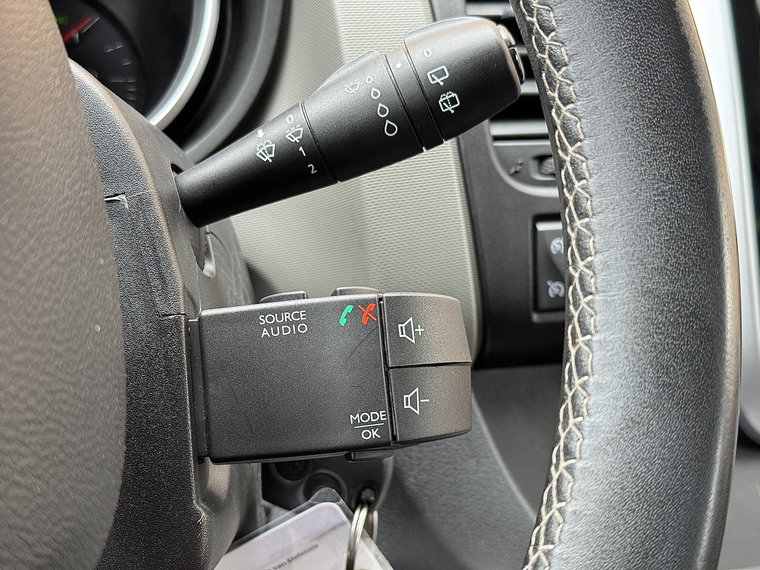 Vehicle Image 26