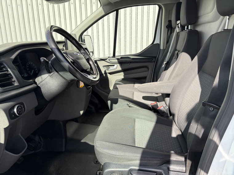 Vehicle Image 19