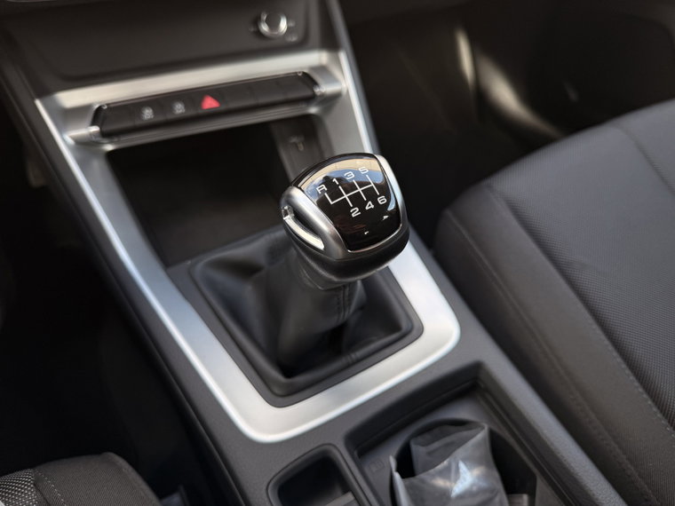 Vehicle Image 37