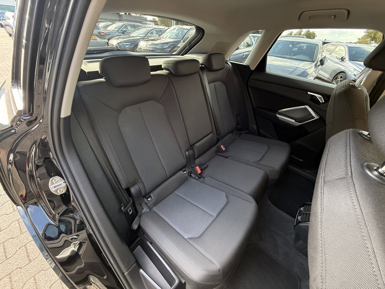 Vehicle Image 40