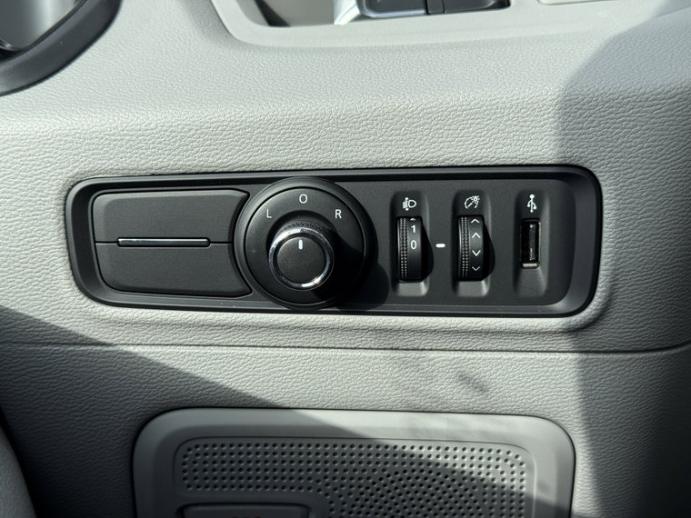 Vehicle Image 35