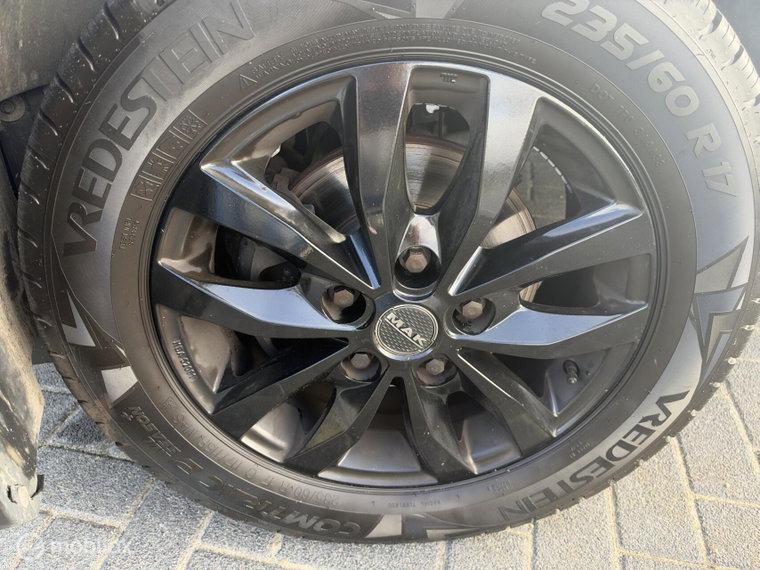 Vehicle Image 22