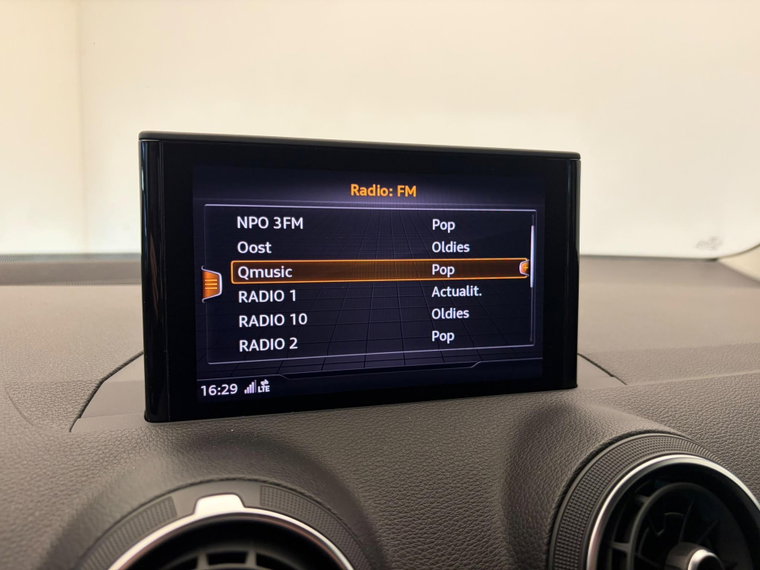 Vehicle Image 28