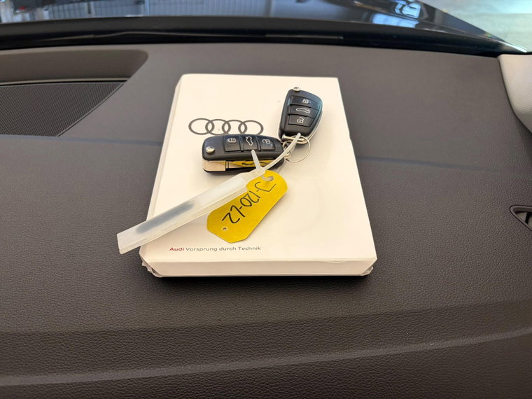 Vehicle Image 30