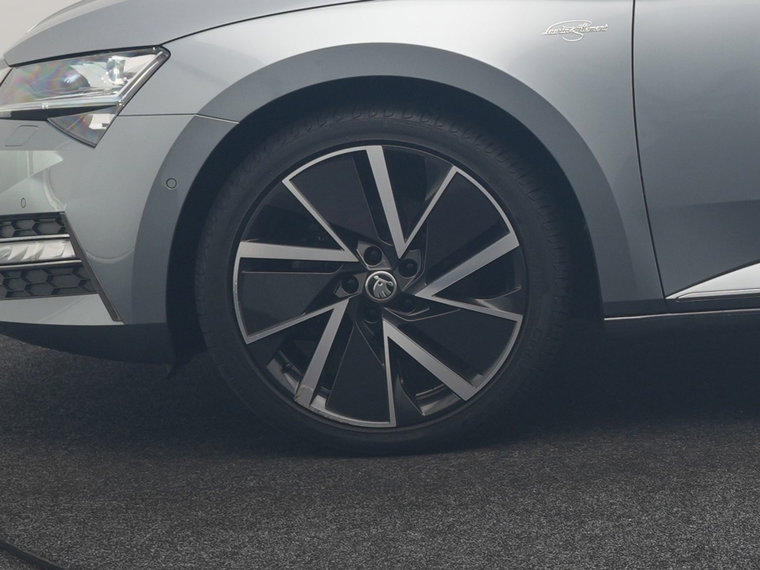 Vehicle Image 50
