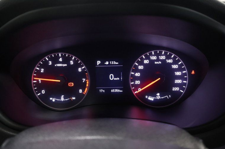 Vehicle Image 16