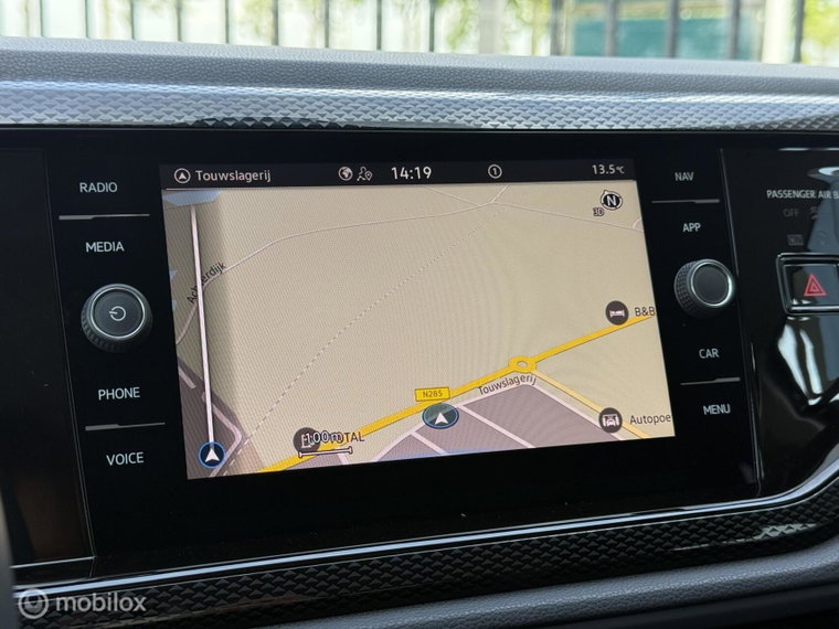 Vehicle Image 19