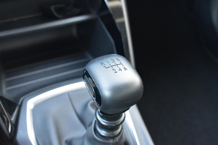 Vehicle Image 25