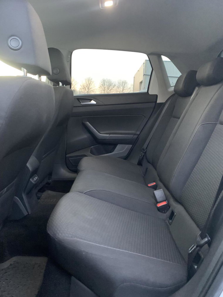 Vehicle Image 16