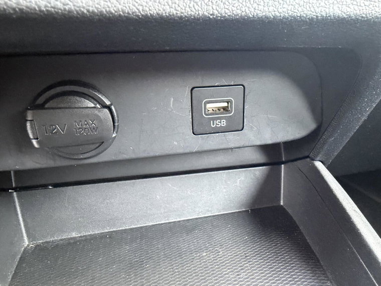 Vehicle Image 24