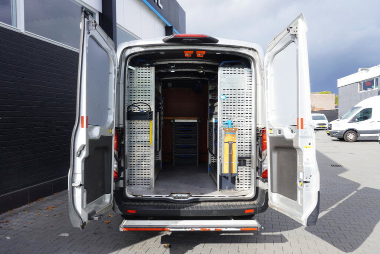 Vehicle Image 9